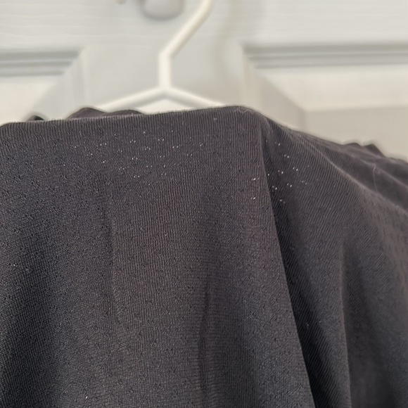 Old Navy Active. (M) Men’s running, biking, workout shirt. Vented. Like New - Picture 4 of 5